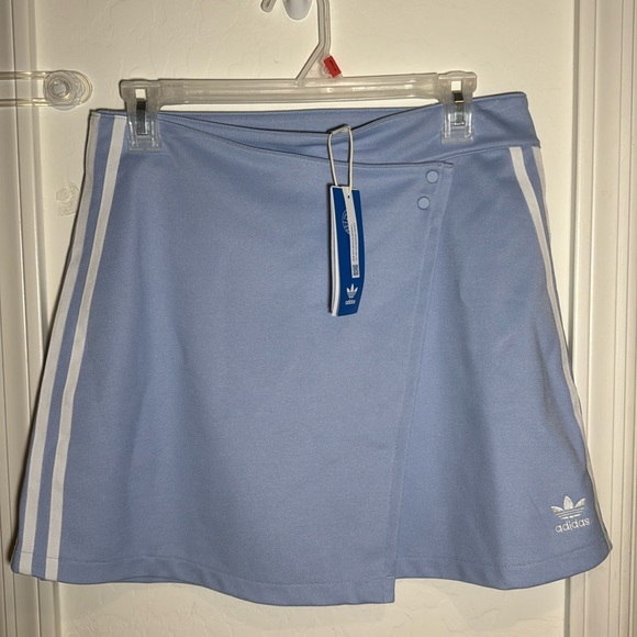 NEW! adidas Skirt - Picture 1 of 2
